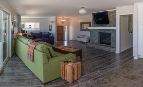 Moonstone Manor Monthly-Spring Special Mar thru May House in Cambria