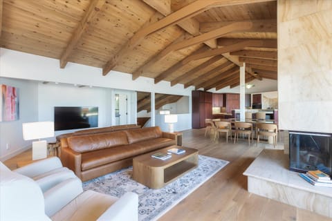 Sunset Sanctuary Oceanfront Luxury Monthly Newly remodeled House in Cambria