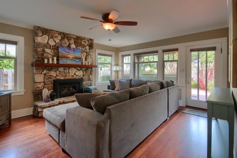 Smith's Landing Monthly-Spring Special Mar thru May House in Cambria