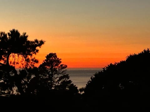 Top of the world - Monthly-Spring Special Mar thru May House in Cambria