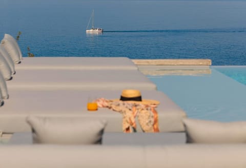 Sea view, Swimming pool, sunbed