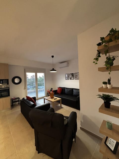 Mediterraneo Suites with Pool & Sea View Escape Villa in Halkidiki