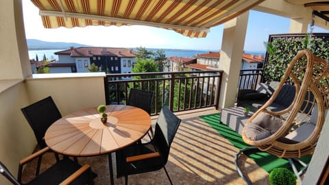 Day, Natural landscape, View (from property/room), Balcony/Terrace, Living room, Seating area, Dining area, Sea view, Sunset
