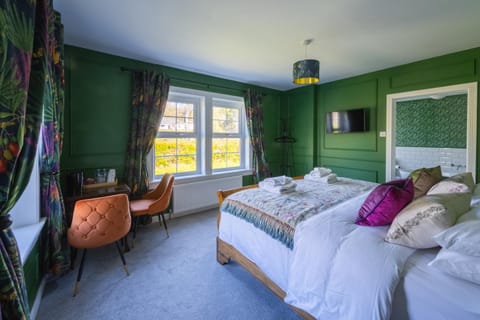 TV and multimedia, Coffee/tea facilities, Photo of the whole room, Seating area, Bedroom, Garden view, Street view