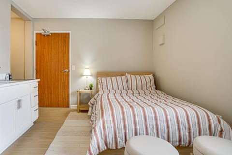 Convenient Studio Stay Easy Access to Twin Cities Apartment in Blaine