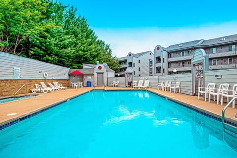 Lighthouse Cove Condo Resort: 418 House in Lake Delton