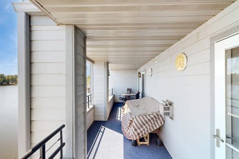 Lighthouse Cove Condo Resort: 418 House in Lake Delton