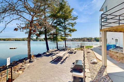 Lighthouse Cove Condo Resort: 418 House in Lake Delton