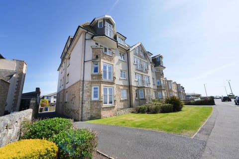 Caledonia by the Sea Apartment in England