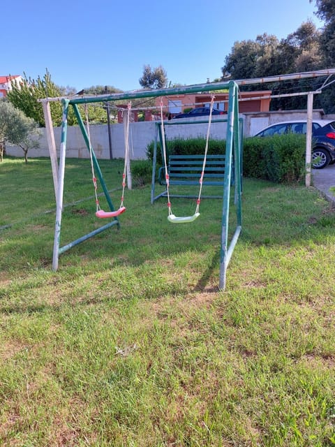 Location, children, Family