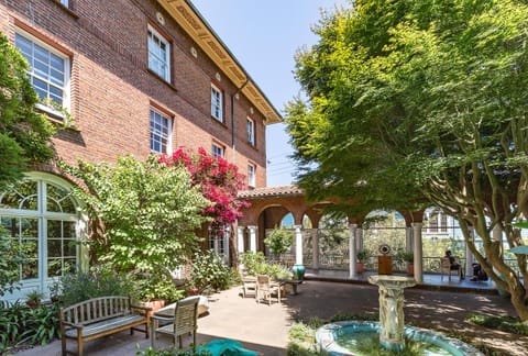 Inner courtyard view