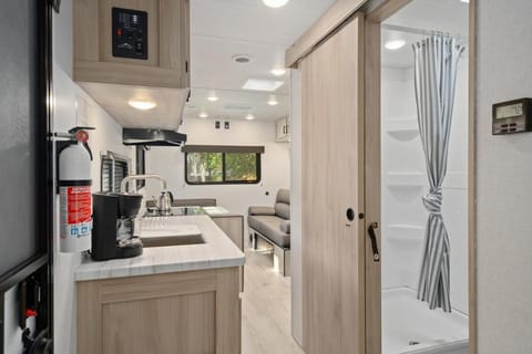 New Listing RV in Mount Dora 45 Mins from Disney Apartment in Mount Dora