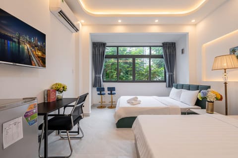 Bed, TV and multimedia, Photo of the whole room, Bedroom