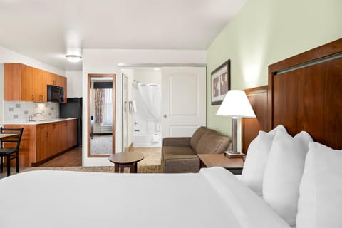 Bed, Seating area