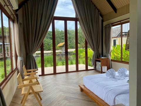 Bed, View (from property/room), Photo of the whole room, Bedroom