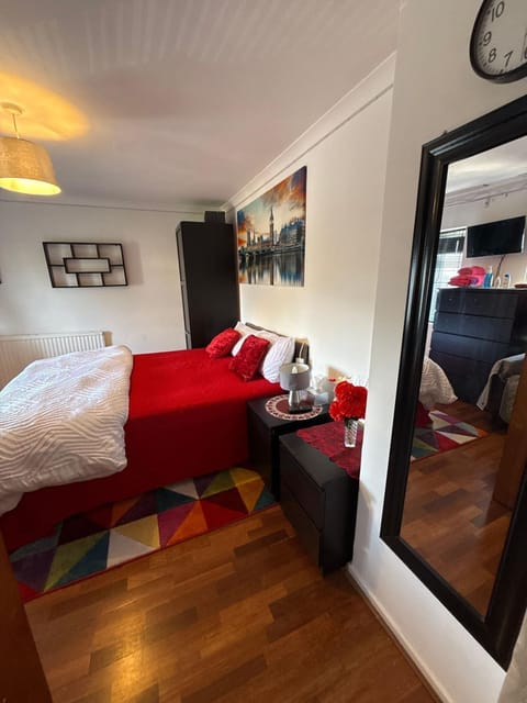 Bed, Living room, Bedroom
