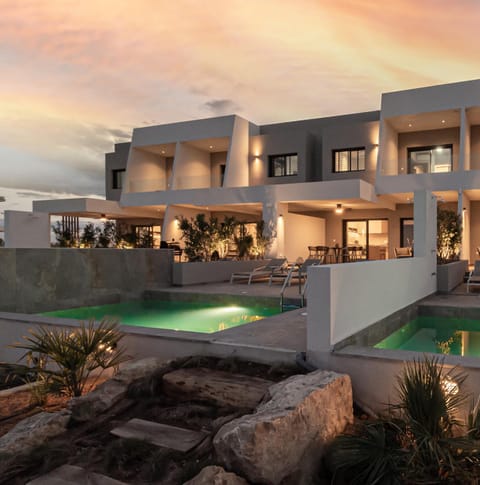Property building, Balcony/Terrace, Pool view, Swimming pool, Sunset, sunbed