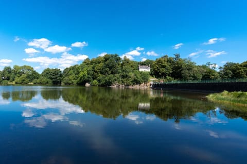 Nearby landmark, Natural landscape, Lake view