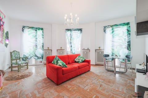 Bed, Decorative detail