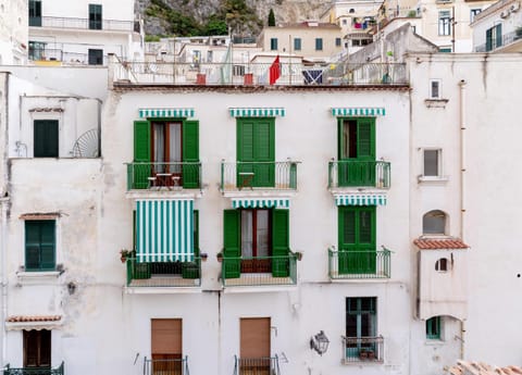Property building, Street view
