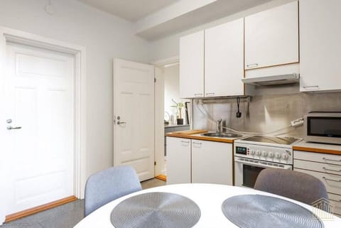 Super Central Work & Game Hub Apartment in Turku