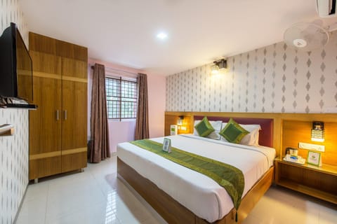 Bed, Coffee/tea facilities, Decorative detail, Bedroom
