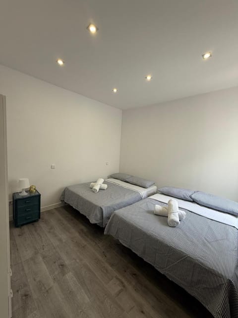 Amplio piso para 17 en pleno centro de Madrid Apartment in Centro