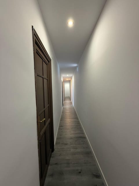 Amplio piso para 17 en pleno centro de Madrid Apartment in Centro