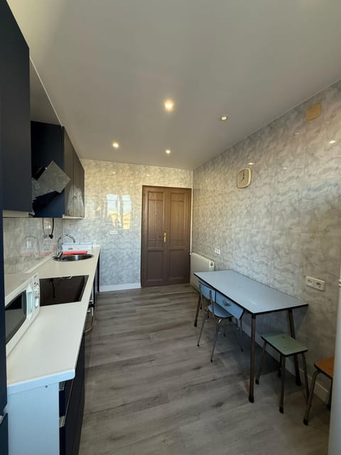 Amplio piso para 17 en pleno centro de Madrid Apartment in Centro