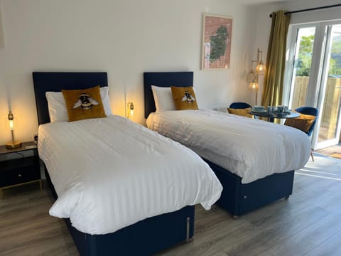 Tree View Studio Nature lodge in Ballycastle