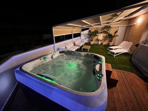 Night, Hot Tub, Swimming pool