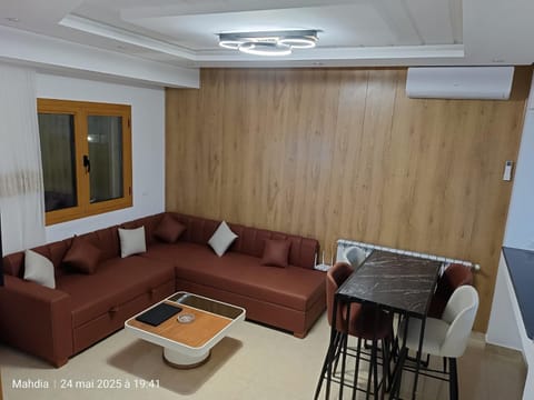 Living room, Seating area, Dining area, air conditioner