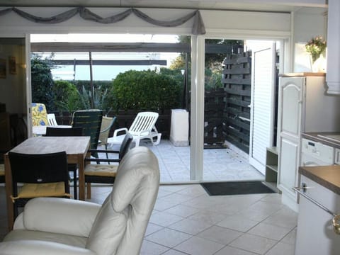 Balcony/Terrace, Garden view