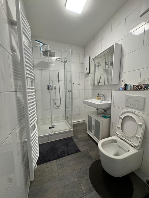 Modernes Zimmer am Campus 3 mit Gemeinschaftsbad Apartment in Villingen-Schwenningen