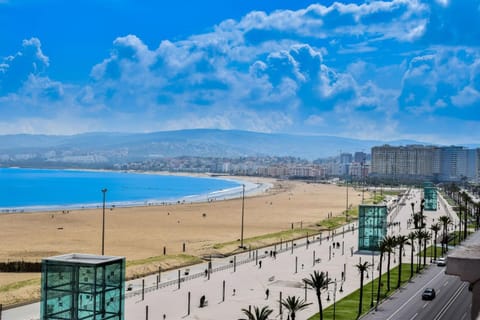 Neighbourhood, Lobby or reception, Beach