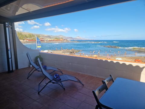 Day, Natural landscape, View (from property/room), Balcony/Terrace, Seating area, Beach, Sea view