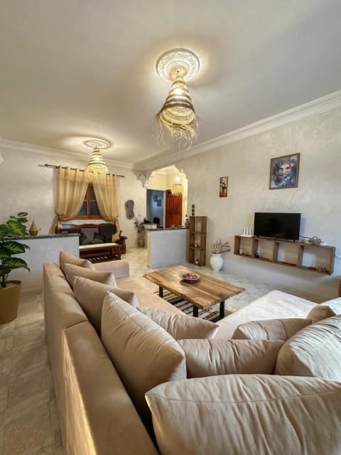 Communal lounge/ TV room, TV and multimedia, Living room, Photo of the whole room, Seating area