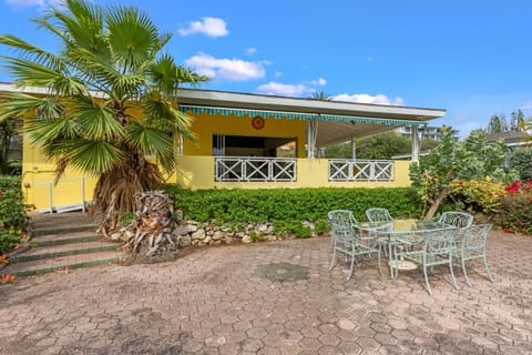 Property building, Patio, Balcony/Terrace, Garden view, Sea view
