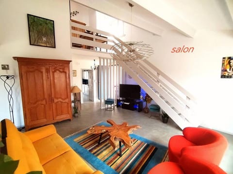 Communal lounge/ TV room