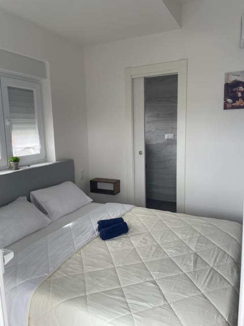 Moderne Residenz mit mehreren Balkonen Apartment in Biograd na Moru