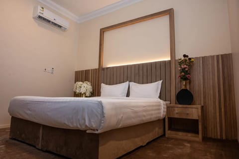 Bedroom, air conditioner