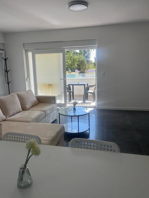 Balcony/Terrace, Living room, Seating area, Dining area