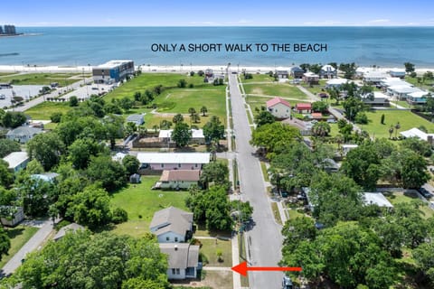 Neighbourhood, Natural landscape, Bird's eye view, Beach, Sea view, Street view