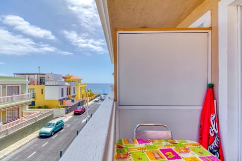 Property building, Day, Neighbourhood, Natural landscape, View (from property/room), Balcony/Terrace, Balcony/Terrace, Sea view, Street view, Location, Parking