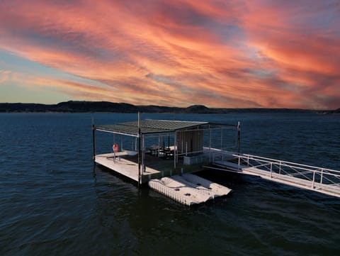 Family Lakefront Home with Large Porch House in Possum Kingdom Lake