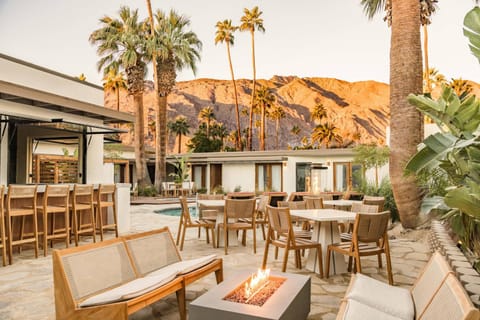 Seating area, Pool view
