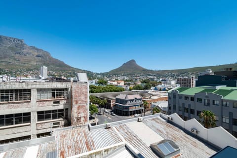 Central Apartments with Panoramic Table Mountain Views Apartment in Cape Town