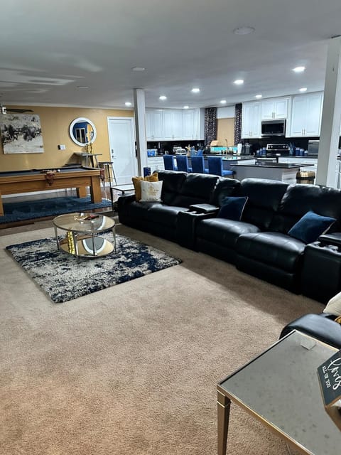 Memorable Moment at Placid Blue with Pool & Hot Tub House in Sacramento