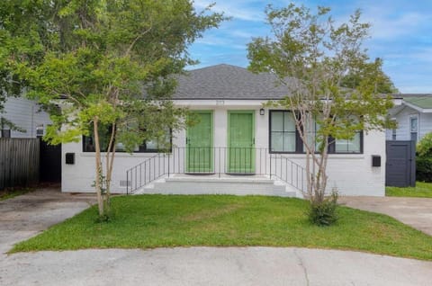 Suite Magnolia, Hot Tub & Pet Friendly, Mins 2 Dw House in Johns Island