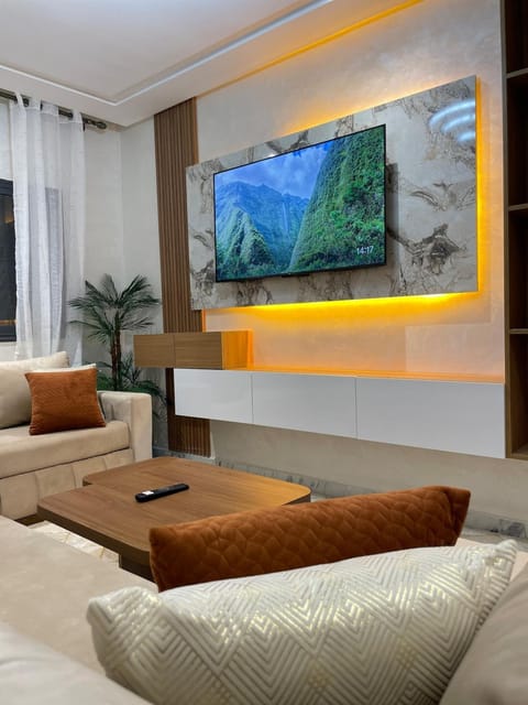 Communal lounge/ TV room, TV and multimedia, Living room, Seating area